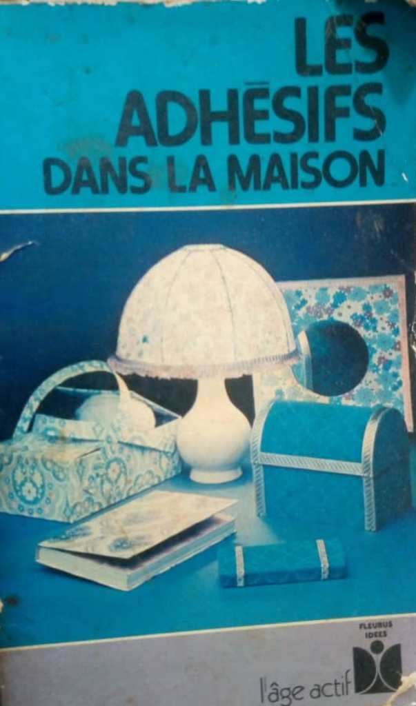 Les Adhésifs dans la maison